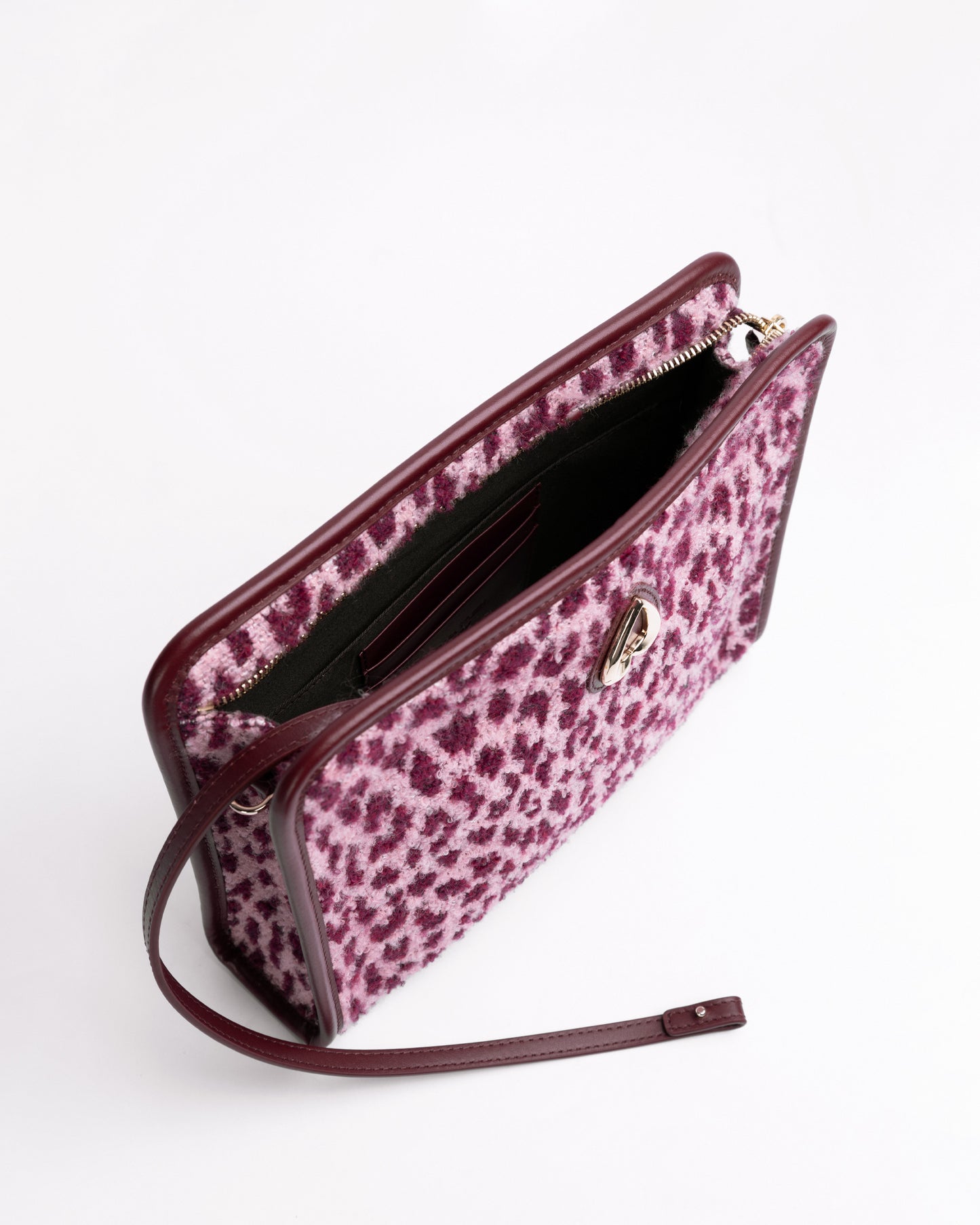 AW HEART POUCH MADAME